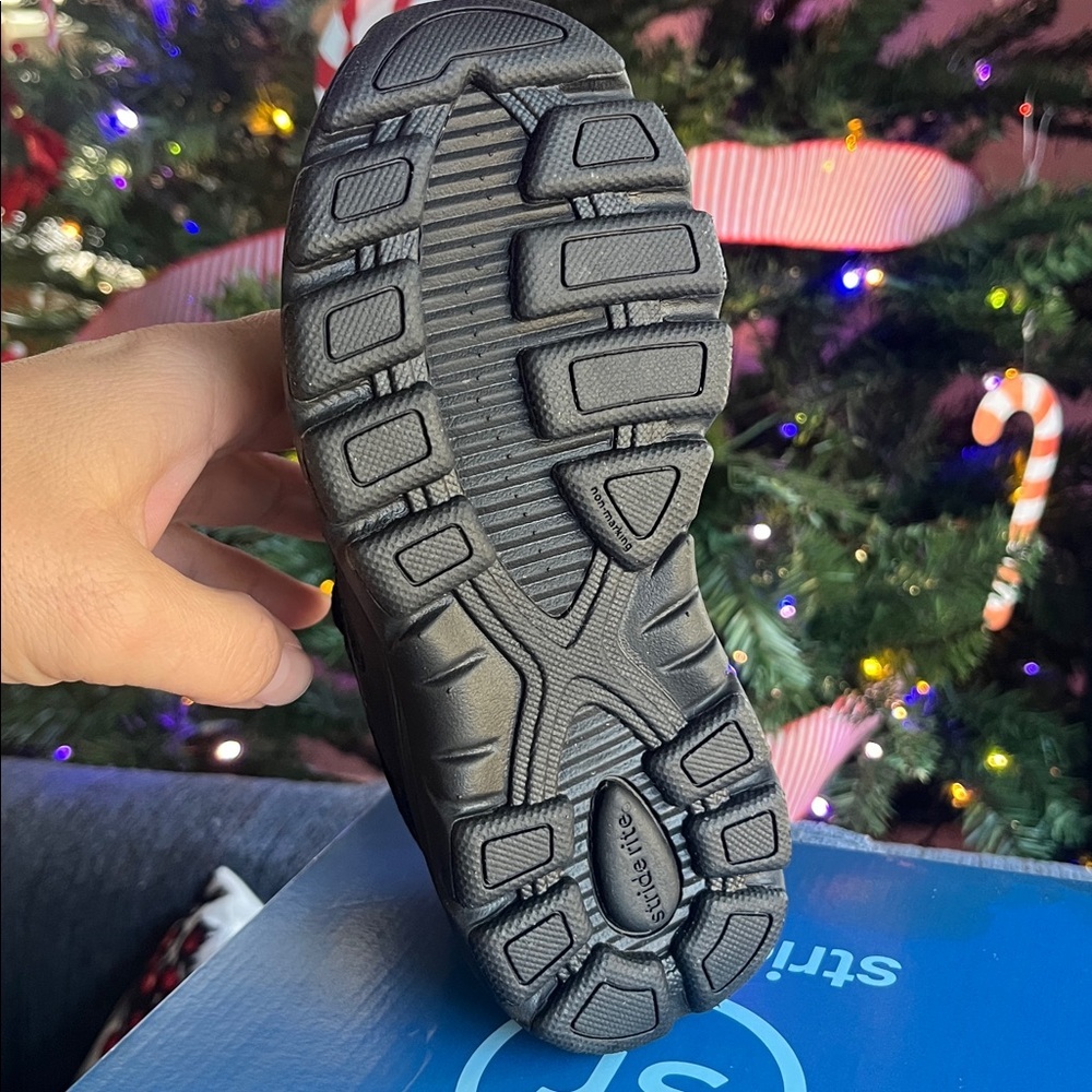 Stride Rite NIB Kids Cooper 2.0 H&L Athletic Shoes Black Boys Size 12 - Picture 6 of 9